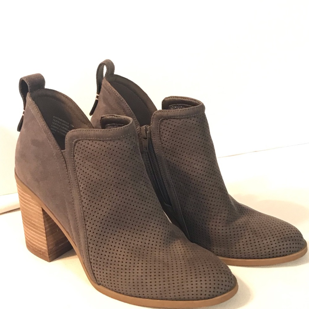 Madden Girl Evita Gray Heel Boots Booties Chunky Heel Shoes Size 10